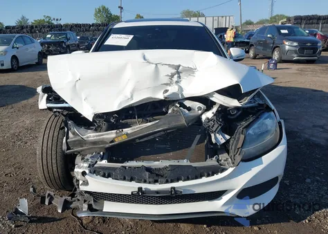 2018 Mercedes-Benz C 300 из США, поврежденный, VIN 55SWF4JB3JU241794